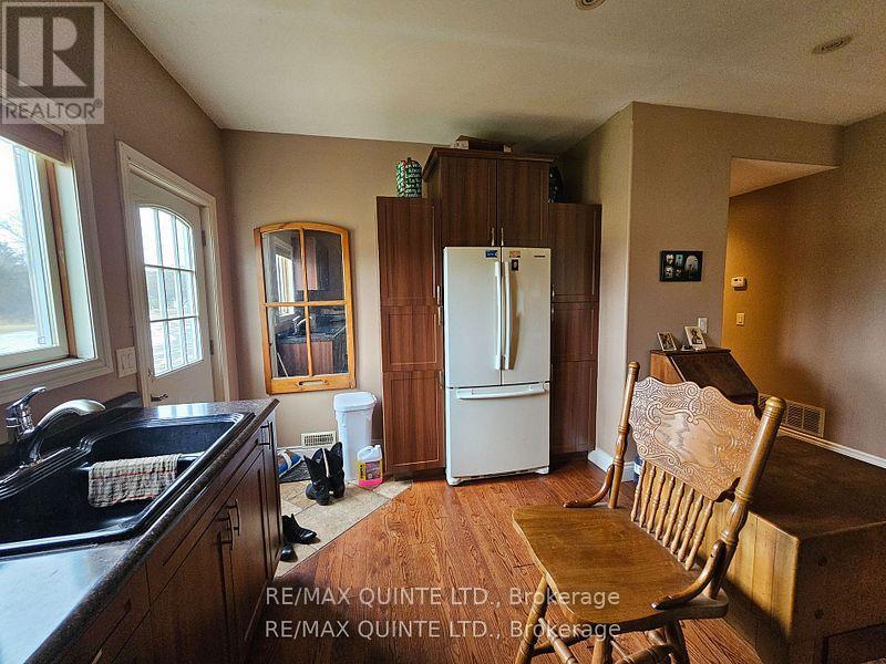 1648 North Big Island Road, Prince Edward County (Sophiasburgh), Ontario  K0K 1W0 - Photo 7 - X12062750