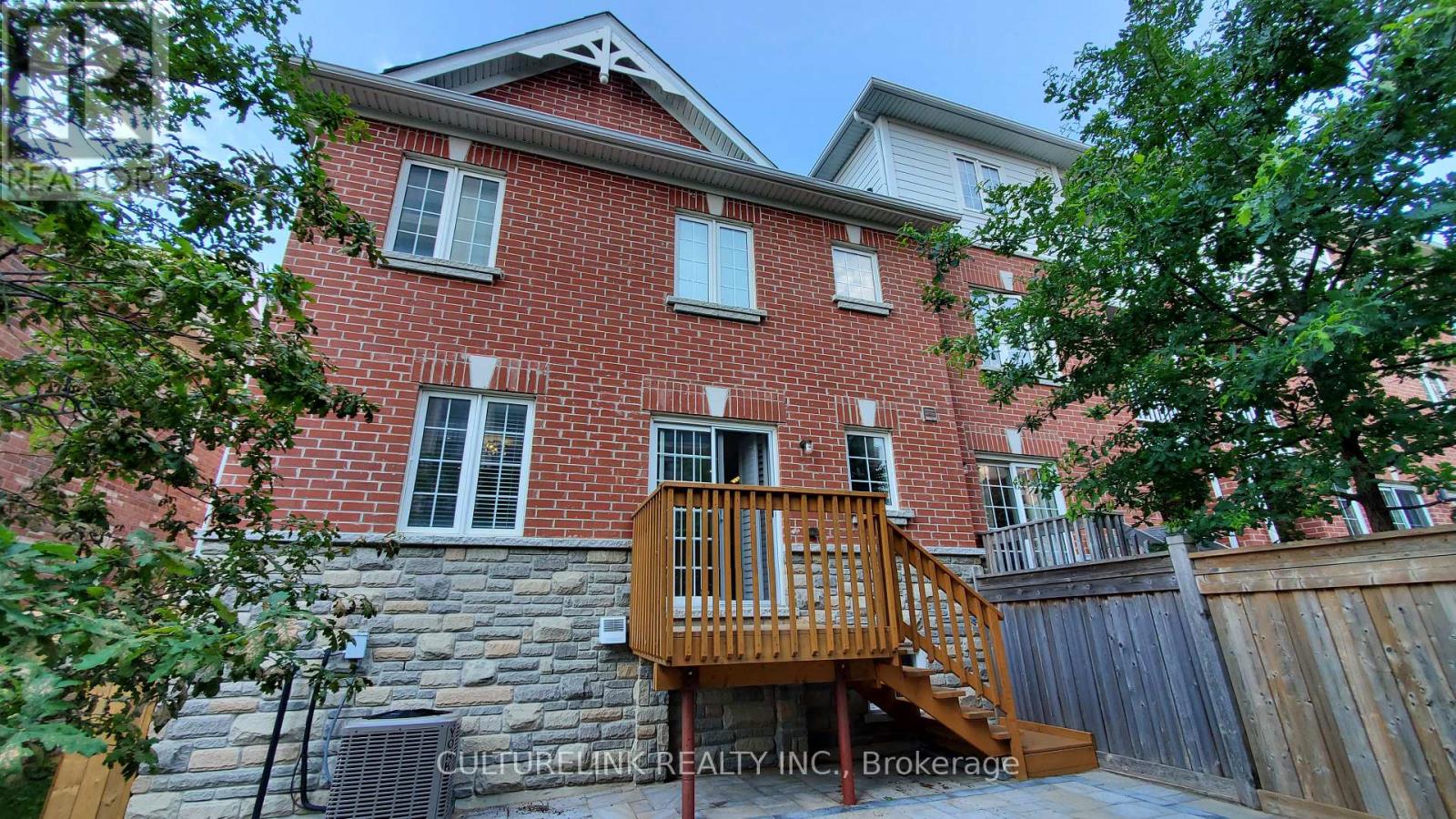 Property at 62 EASTERN SKIES WAY image 3