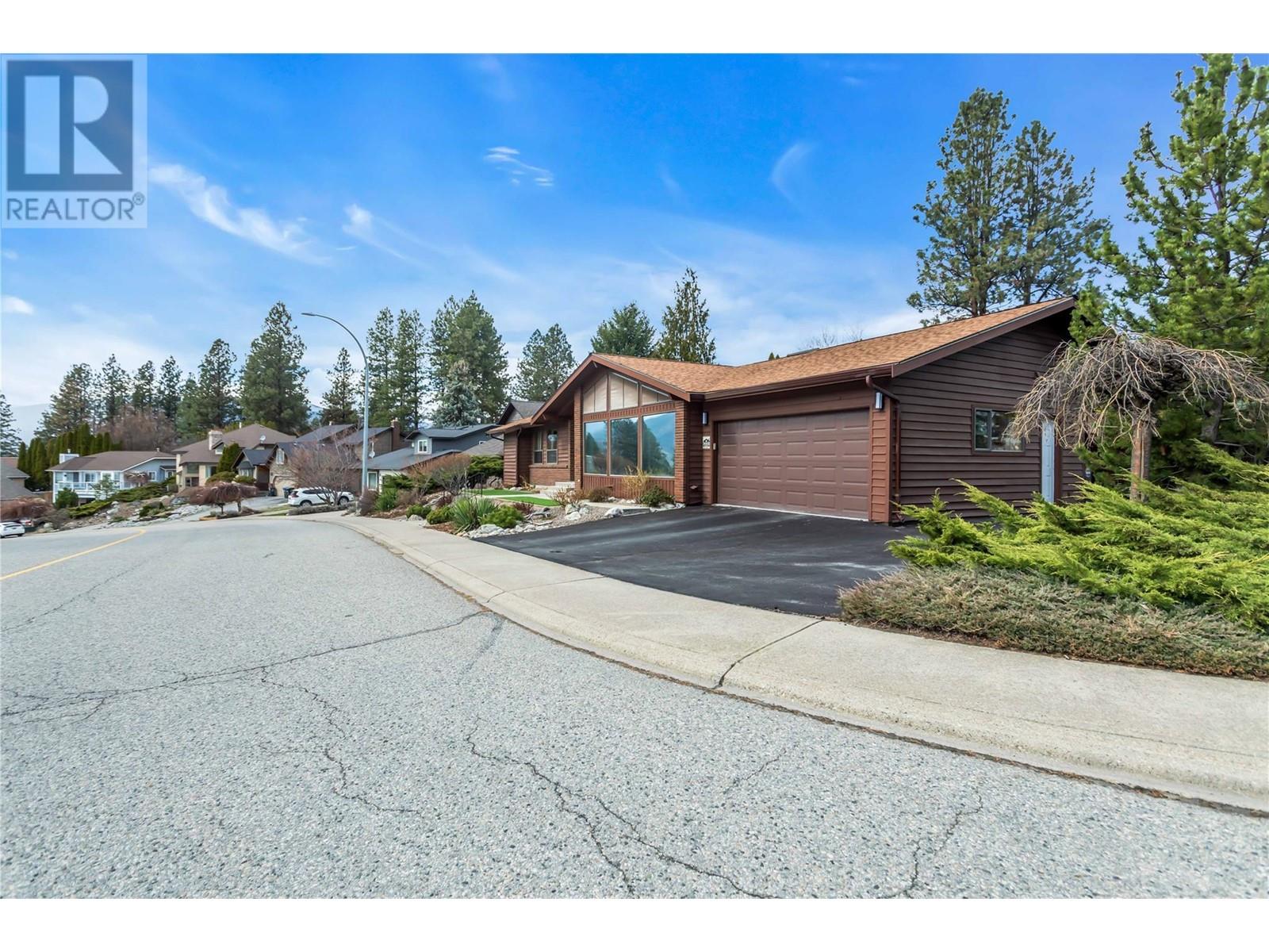Property at 781 Balsam Avenue image 4