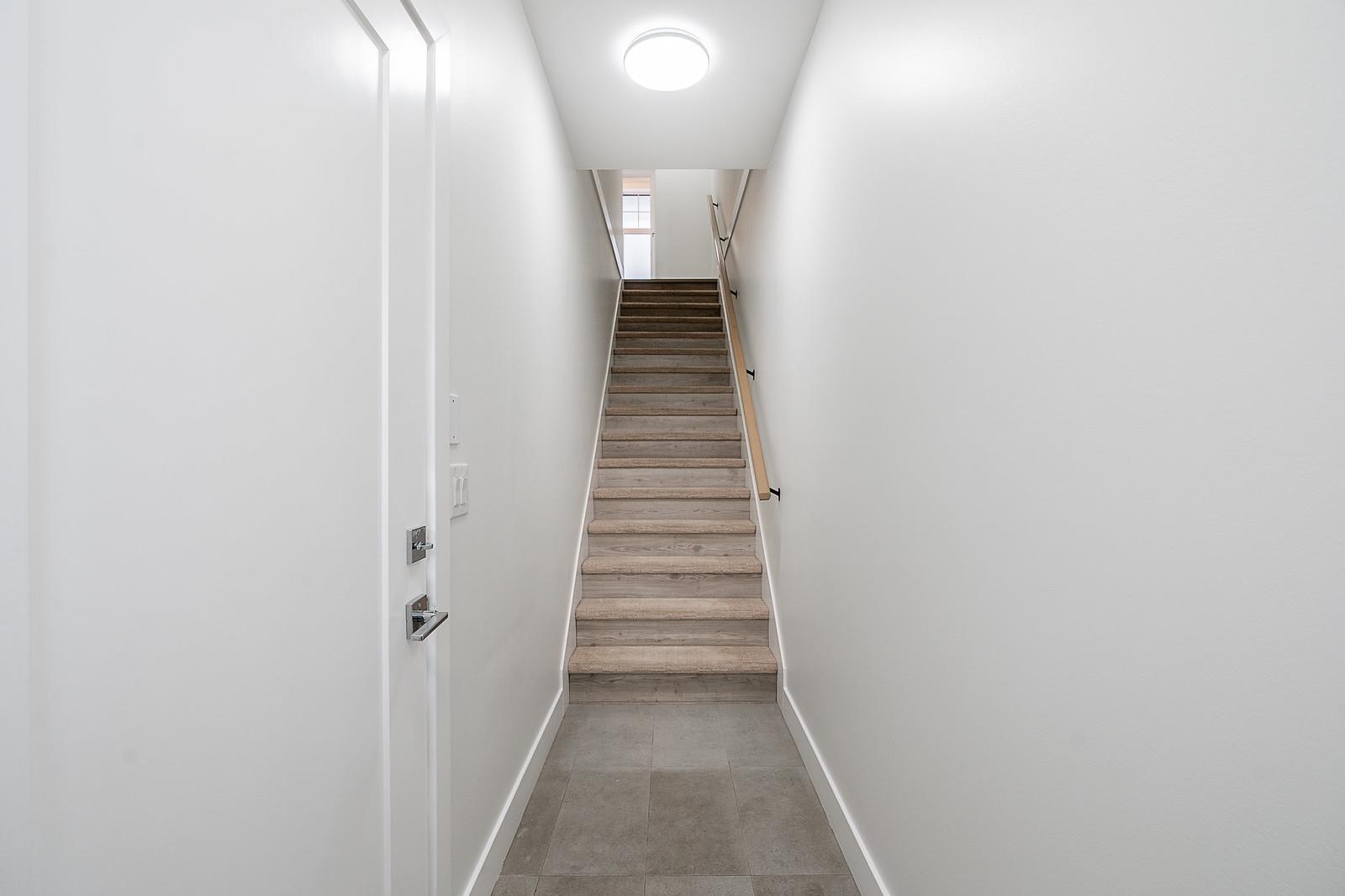 Property at 18 17528 60 AVENUE image 4