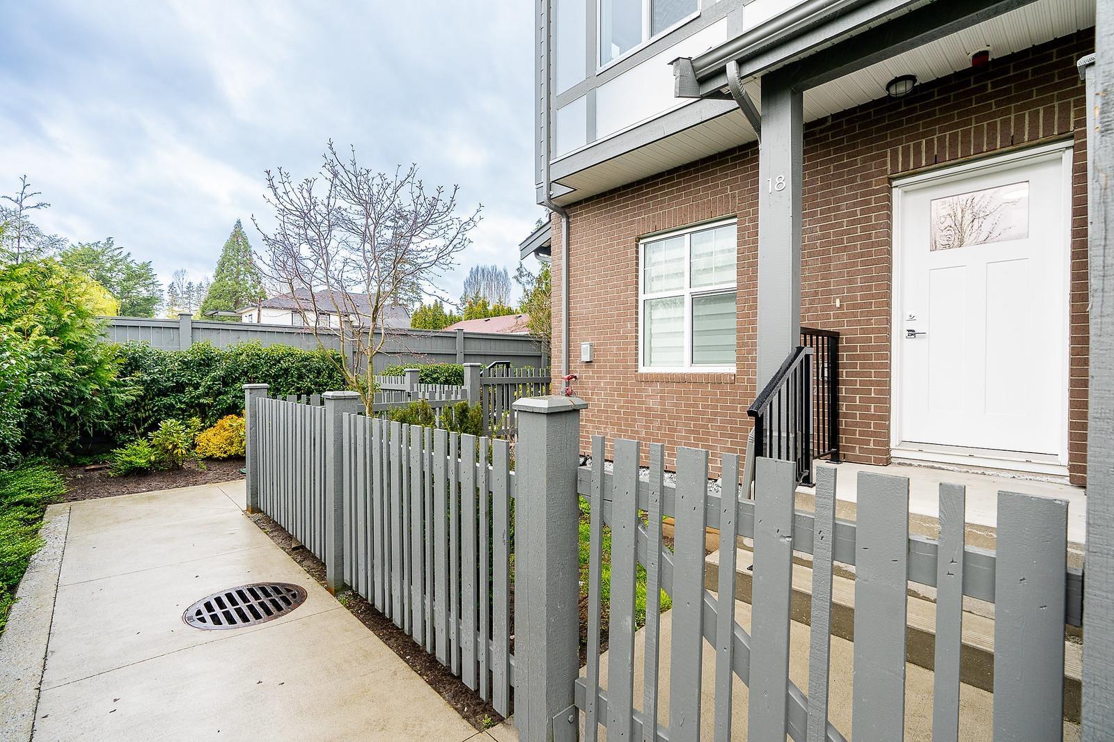 Property at 18 17528 60 AVENUE image 3