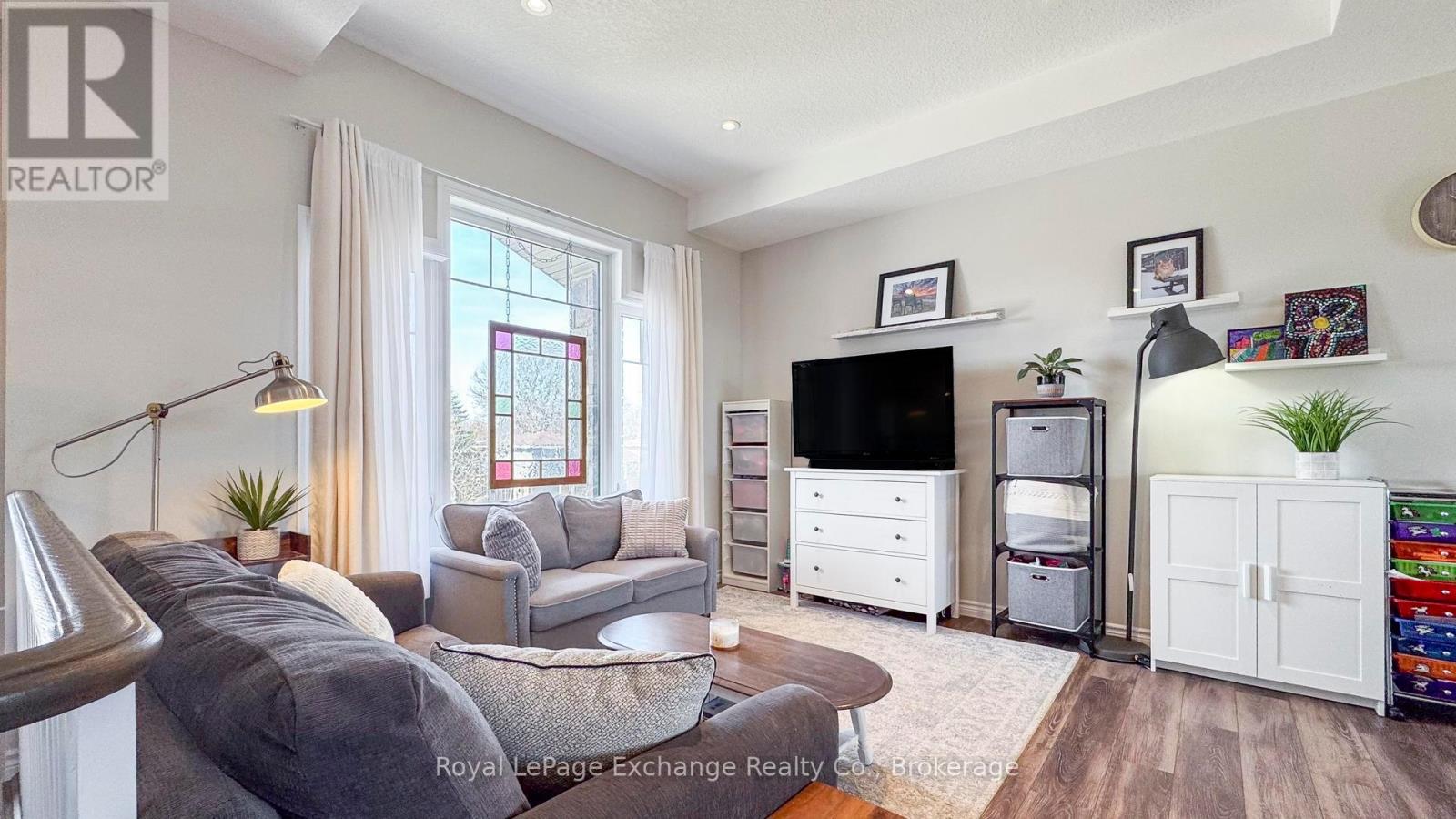 290 Saratoga Road, Kincardine, Ontario  N2Z 2N3 - Photo 4 - X12062648