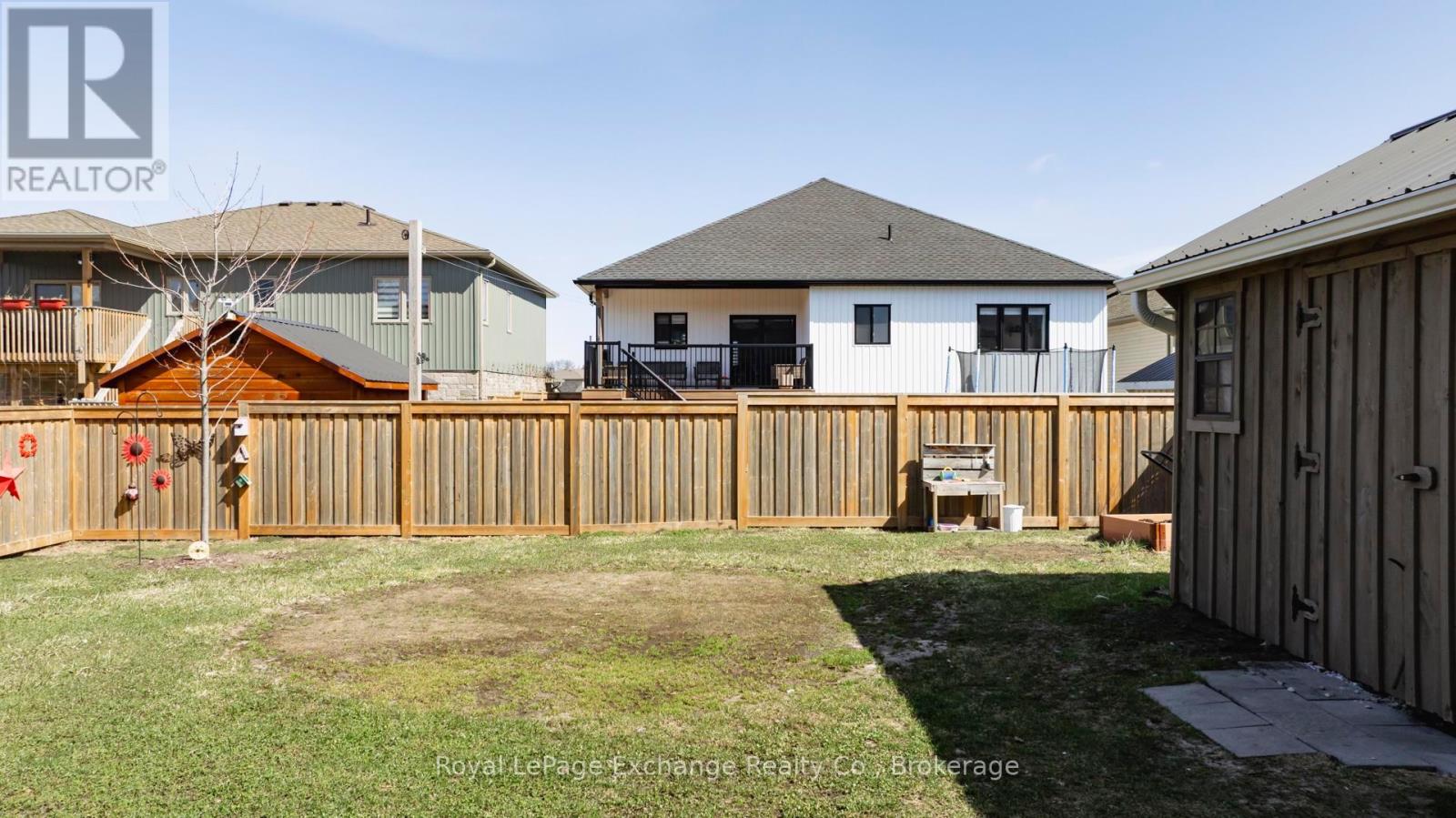 290 Saratoga Road, Kincardine, Ontario  N2Z 2N3 - Photo 46 - X12062648