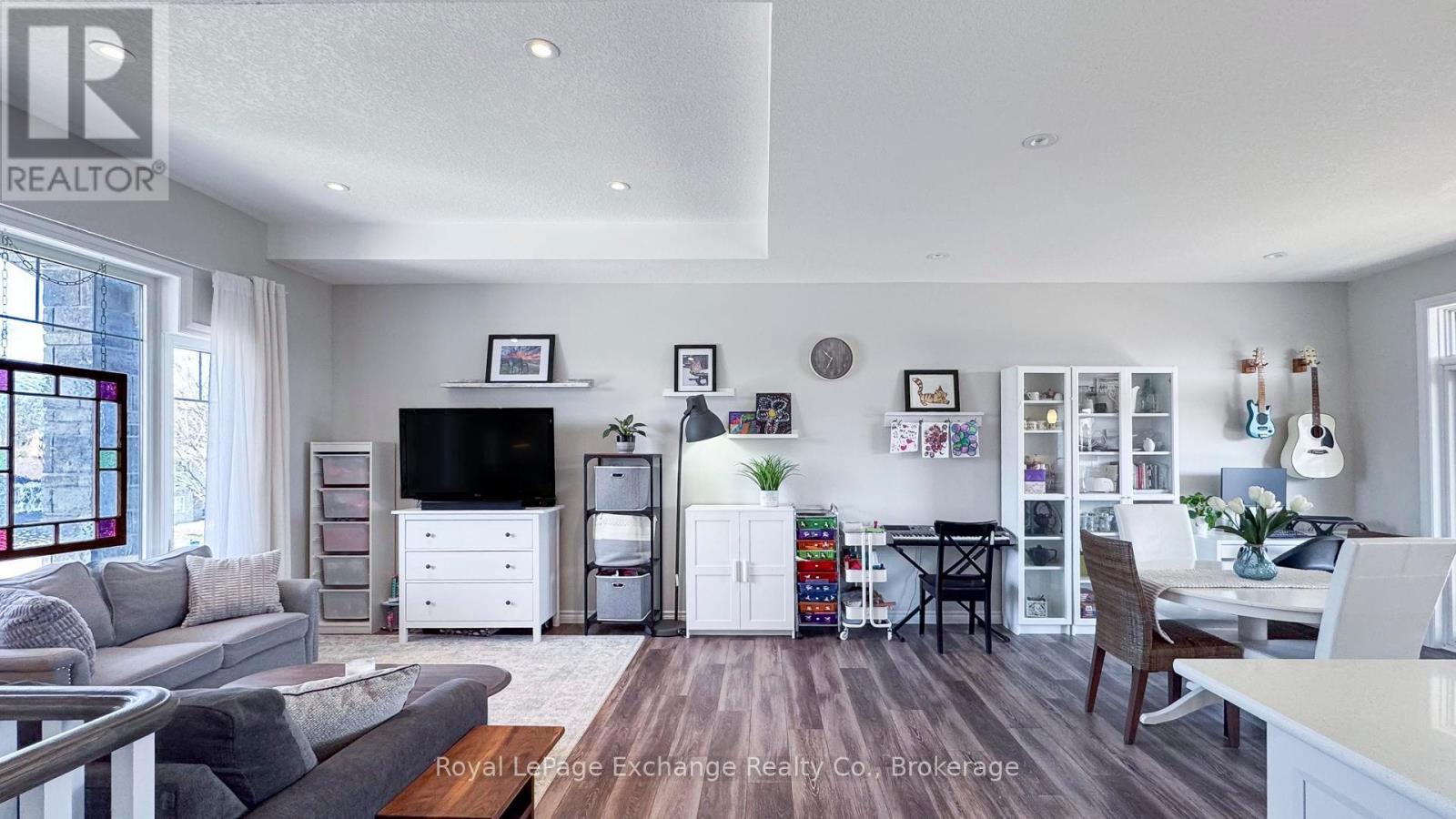 290 Saratoga Road, Kincardine, Ontario  N2Z 2N3 - Photo 6 - X12062648