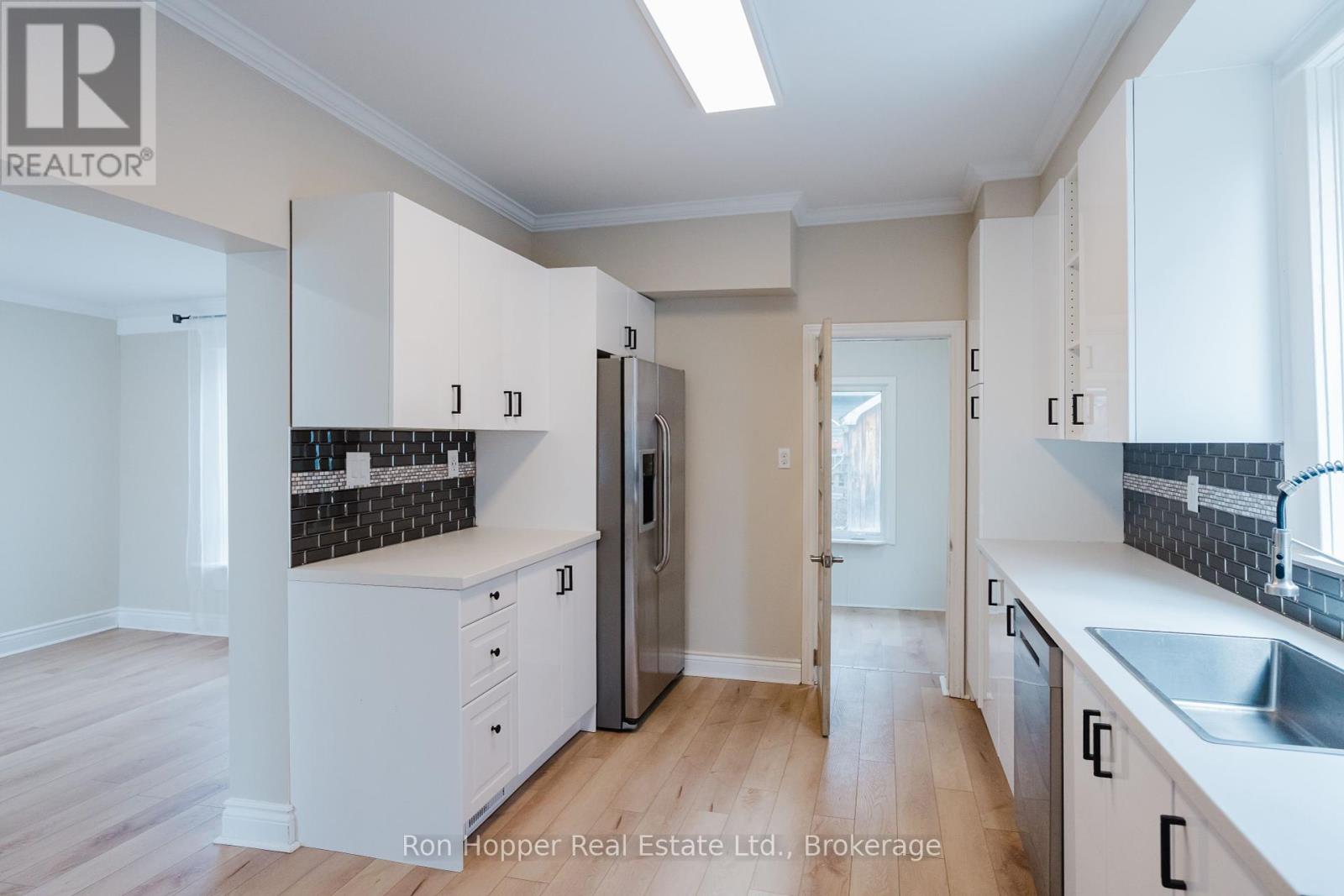 539 4th Avenue E, Owen Sound, Ontario  N4K 2N1 - Photo 11 - X12062696