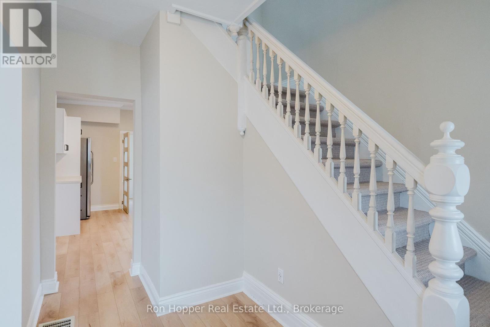 539 4th Avenue E, Owen Sound, Ontario  N4K 2N1 - Photo 3 - X12062696