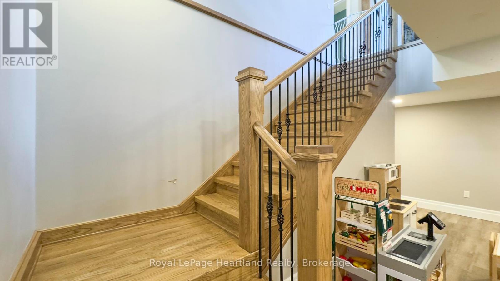 4640 Lakeshore Road, Plympton-Wyoming, Ontario  N0N 1J6 - Photo 35 - X12062771
