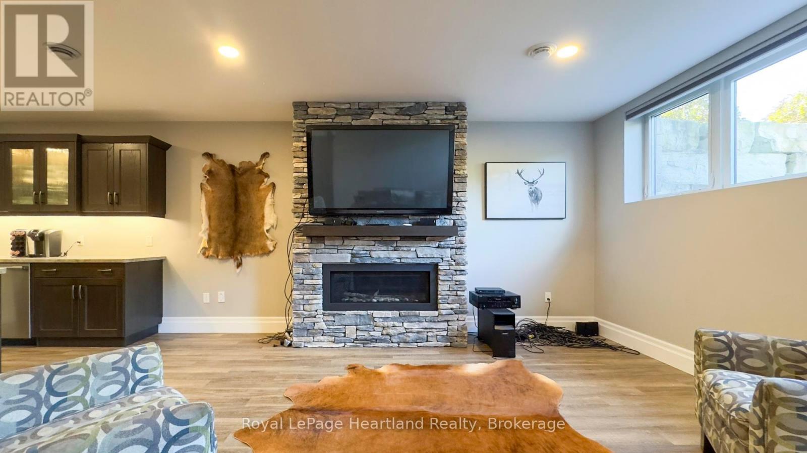 4640 Lakeshore Road, Plympton-Wyoming, Ontario  N0N 1J6 - Photo 39 - X12062771
