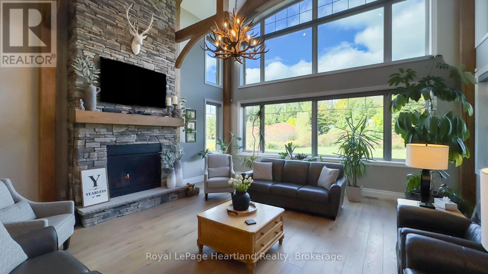 4640 Lakeshore Road, Plympton-Wyoming, Ontario  N0N 1J6 - Photo 8 - X12062771
