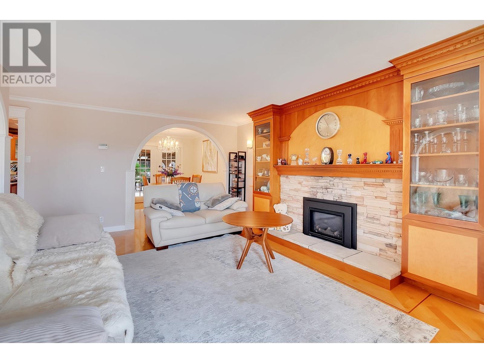 317 Gloucester Court, Coquitlam, British Columbia  V3K 5S6 - Photo 11 - R2985710