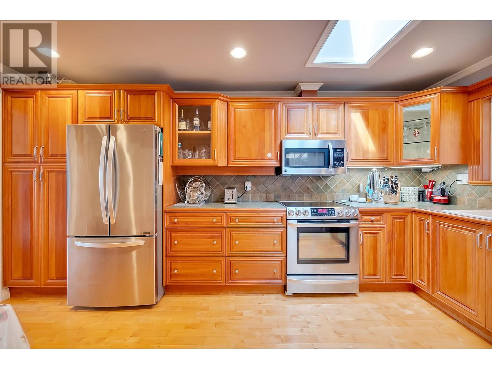 317 Gloucester Court, Coquitlam, British Columbia  V3K 5S6 - Photo 14 - R2985710
