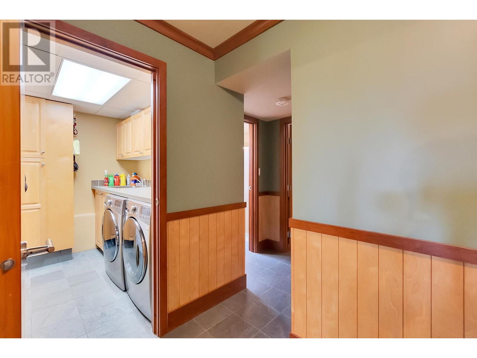 317 Gloucester Court, Coquitlam, British Columbia  V3K 5S6 - Photo 8 - R2985710