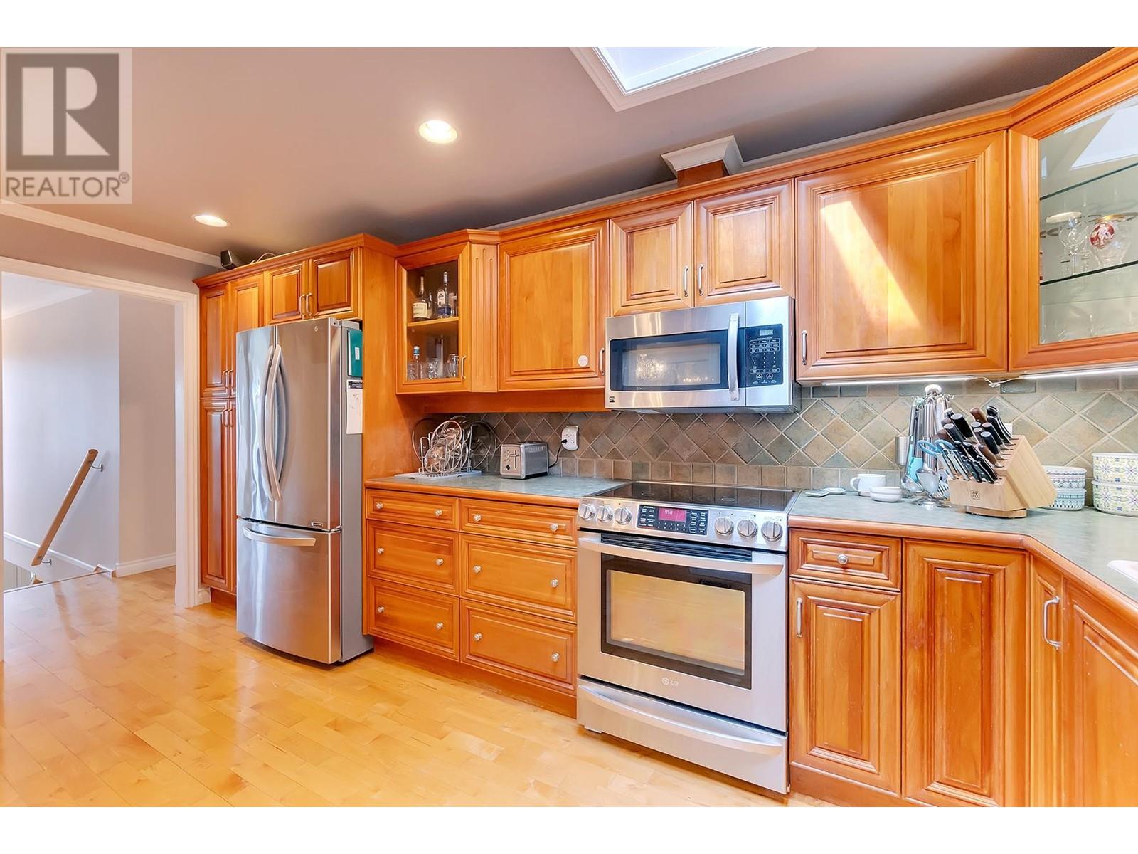 317 Gloucester Court, Coquitlam, British Columbia  V3K 5S6 - Photo 17 - R2985710