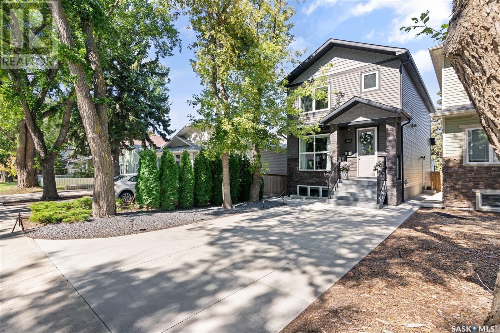 Property at 1127 7th STREET E image 1