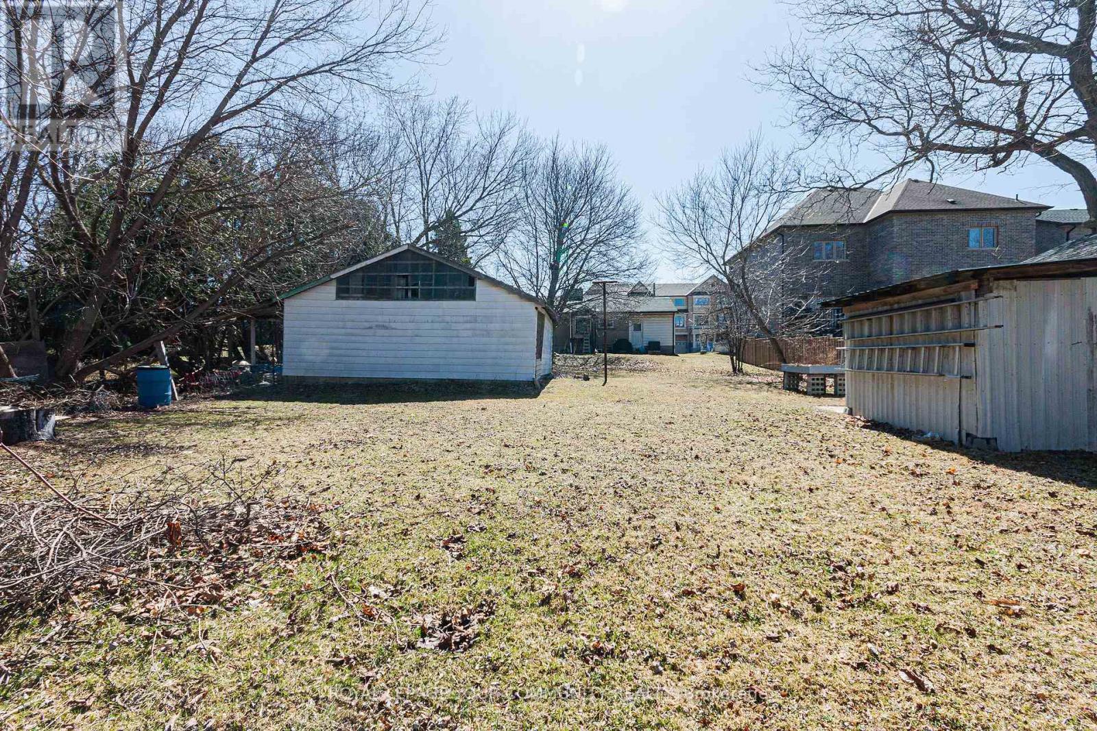 8 Grayson Road, Ajax, Ontario  L1Z 1E4 - Photo 4 - E12061914