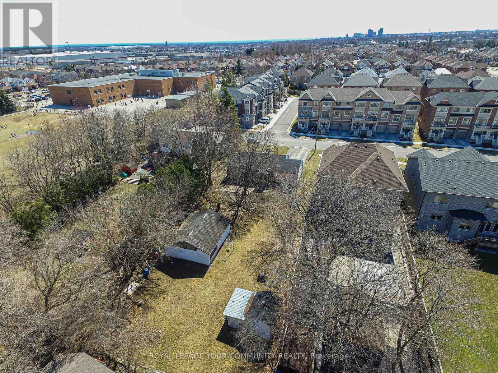 8 Grayson Road, Ajax, Ontario  L1Z 1E4 - Photo 9 - E12061914