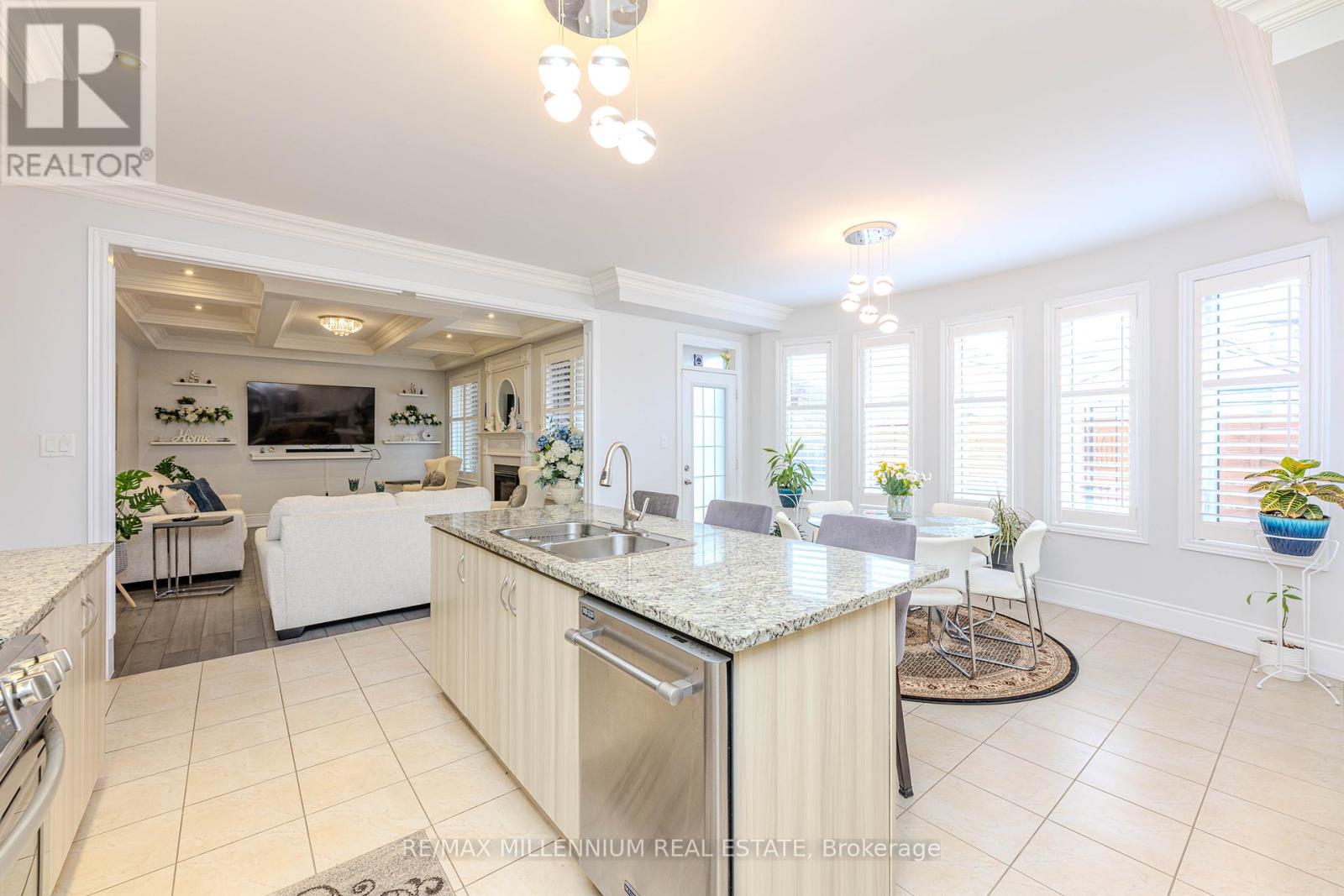 75 Copeland Crescent, Innisfil, Ontario  L0L 1L0 - Photo 10 - N12062669