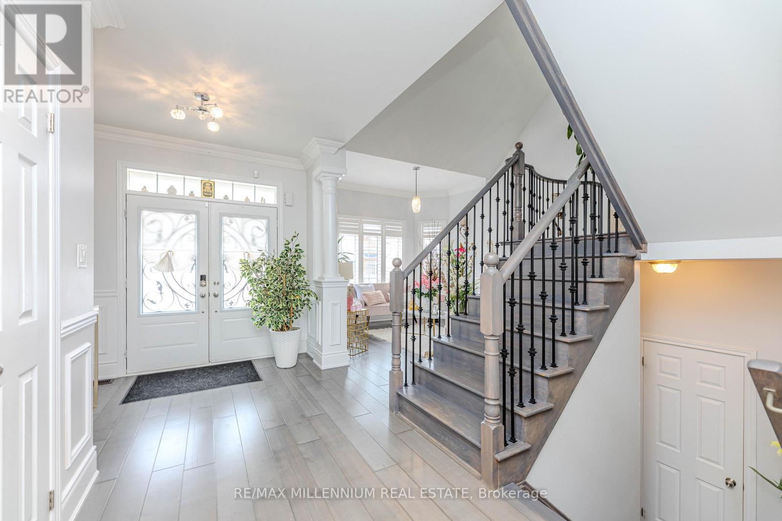 75 Copeland Crescent, Innisfil, Ontario  L0L 1L0 - Photo 3 - N12062669
