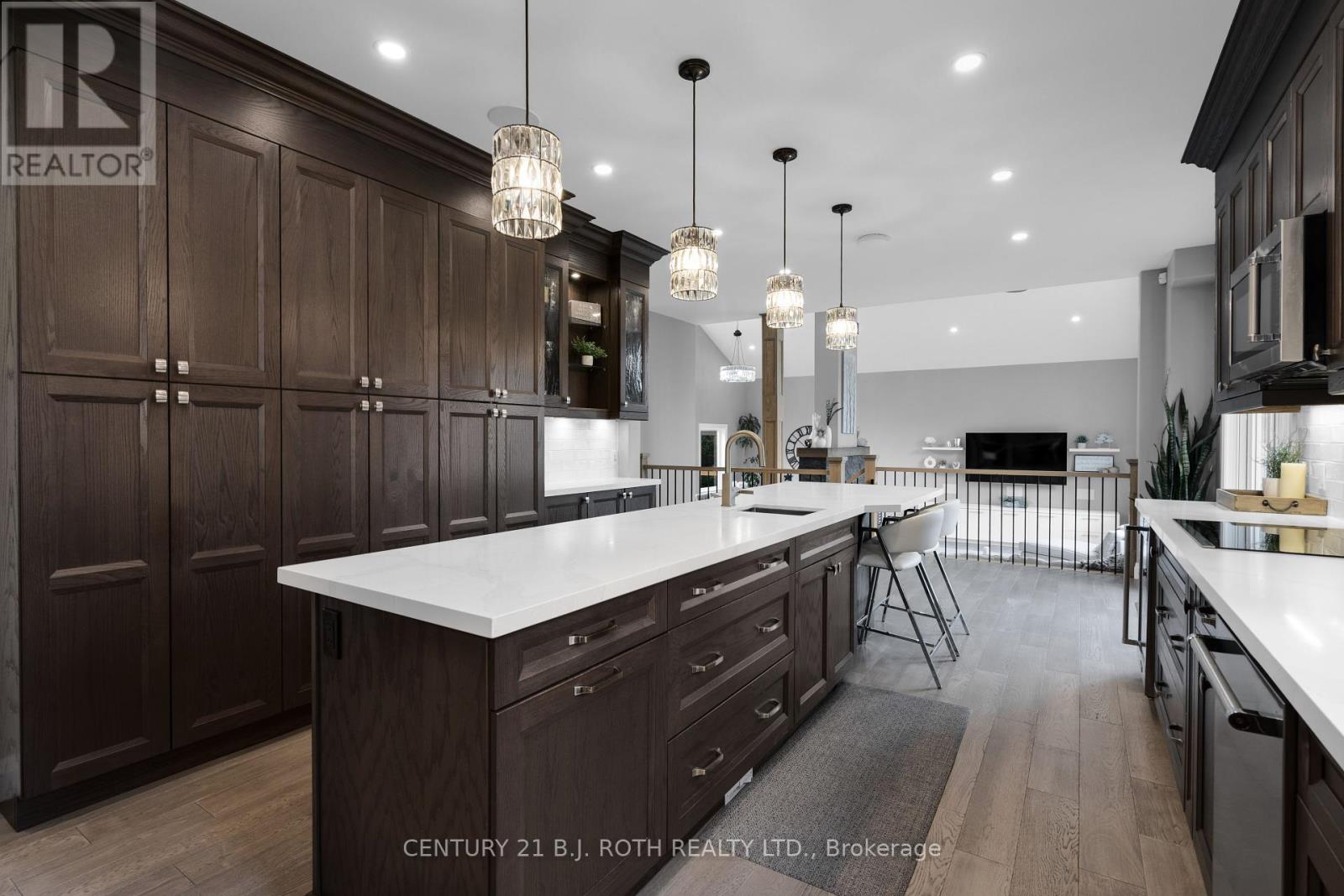 Property at 28 PANSY DRIVE image 5