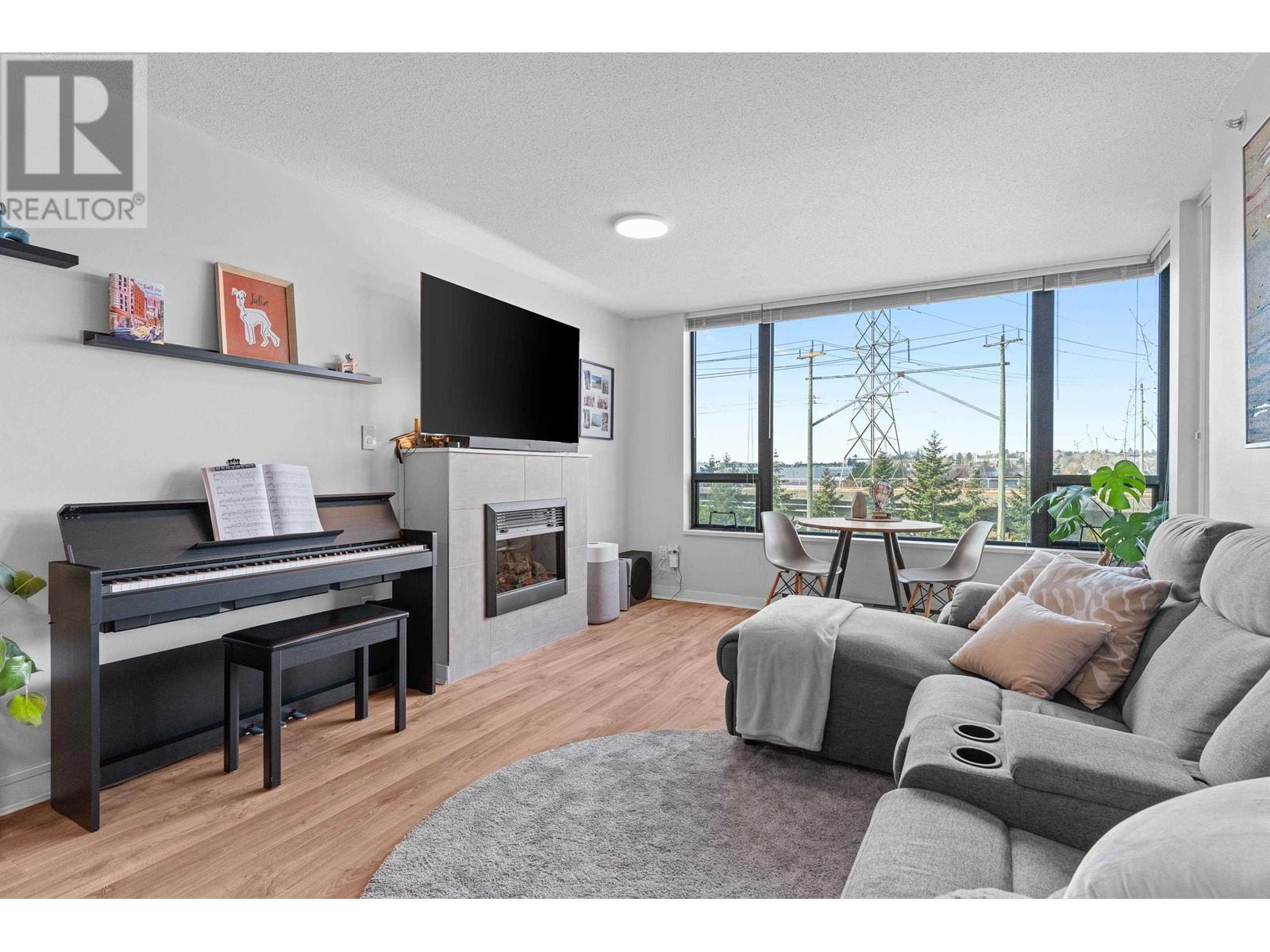 501 4118 Dawson Street, Burnaby, British Columbia  V5C 0A3 - Photo 2 - R2985733