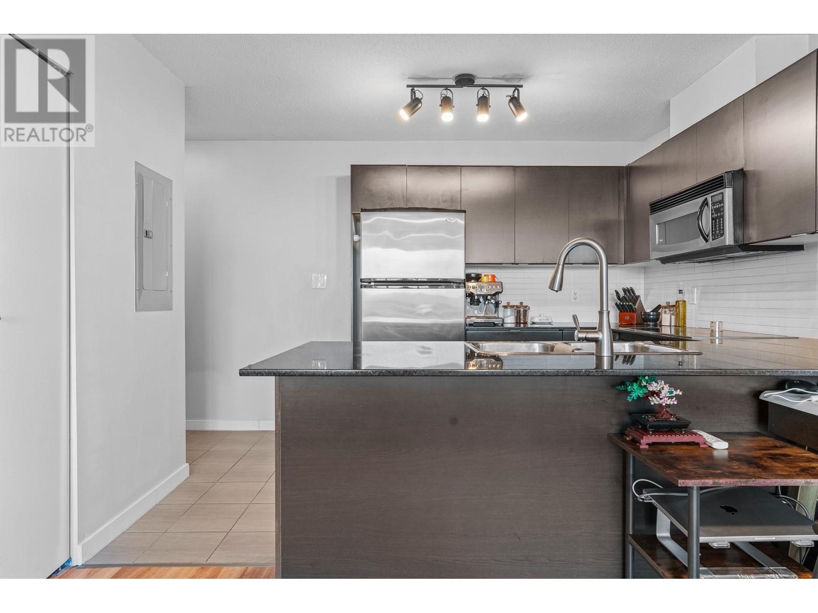 501 4118 Dawson Street, Burnaby, British Columbia  V5C 0A3 - Photo 4 - R2985733