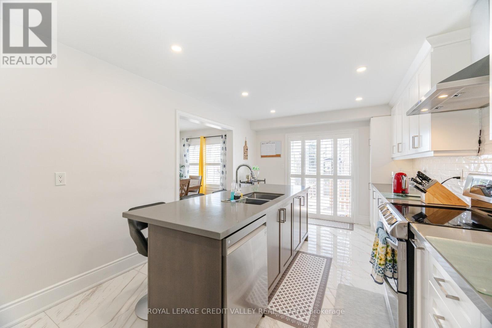 2 Bramoak Crescent, Brampton, Ontario  L7A 1T7 - Photo 17 - W12062687