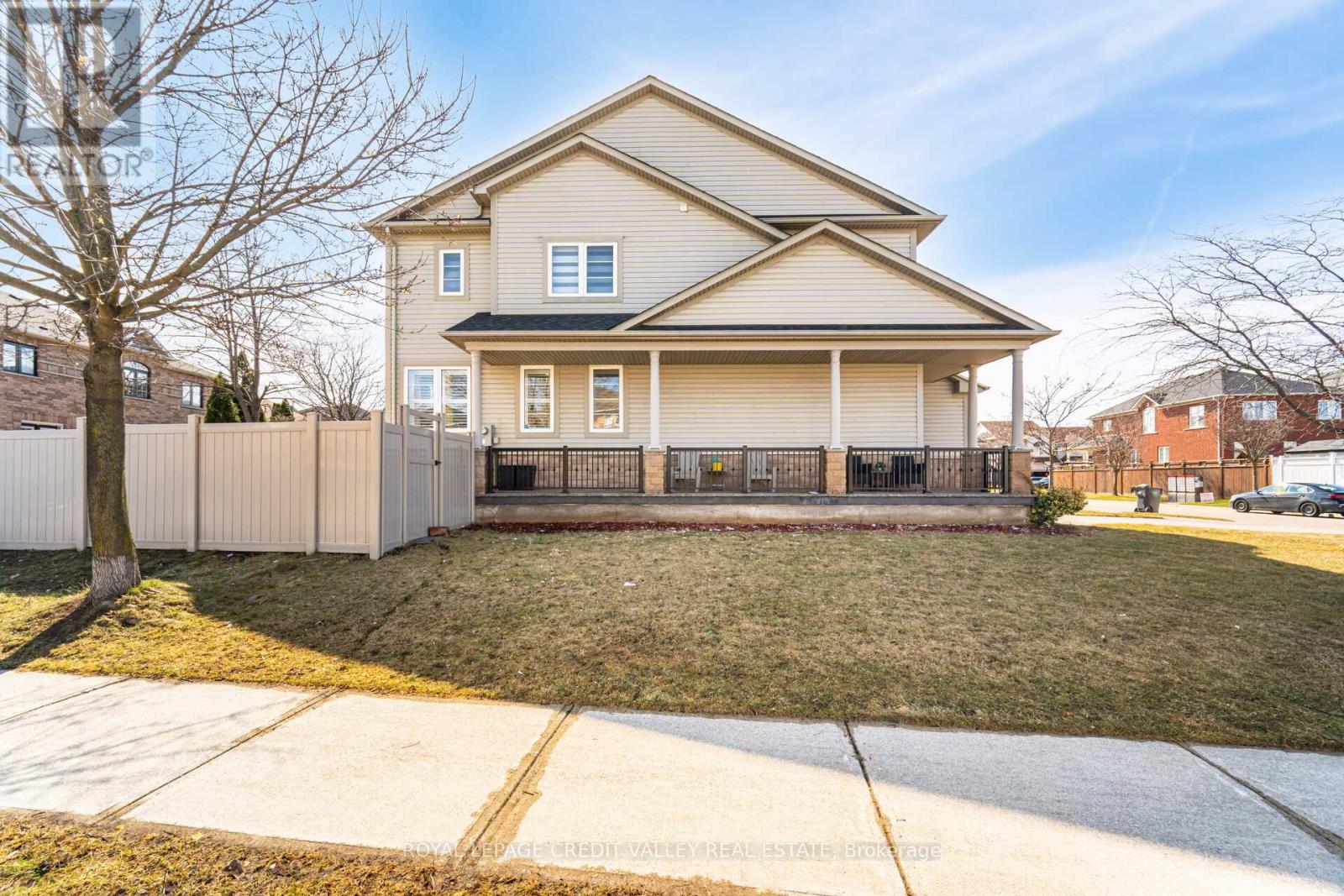 2 Bramoak Crescent, Brampton, Ontario  L7A 1T7 - Photo 3 - W12062687