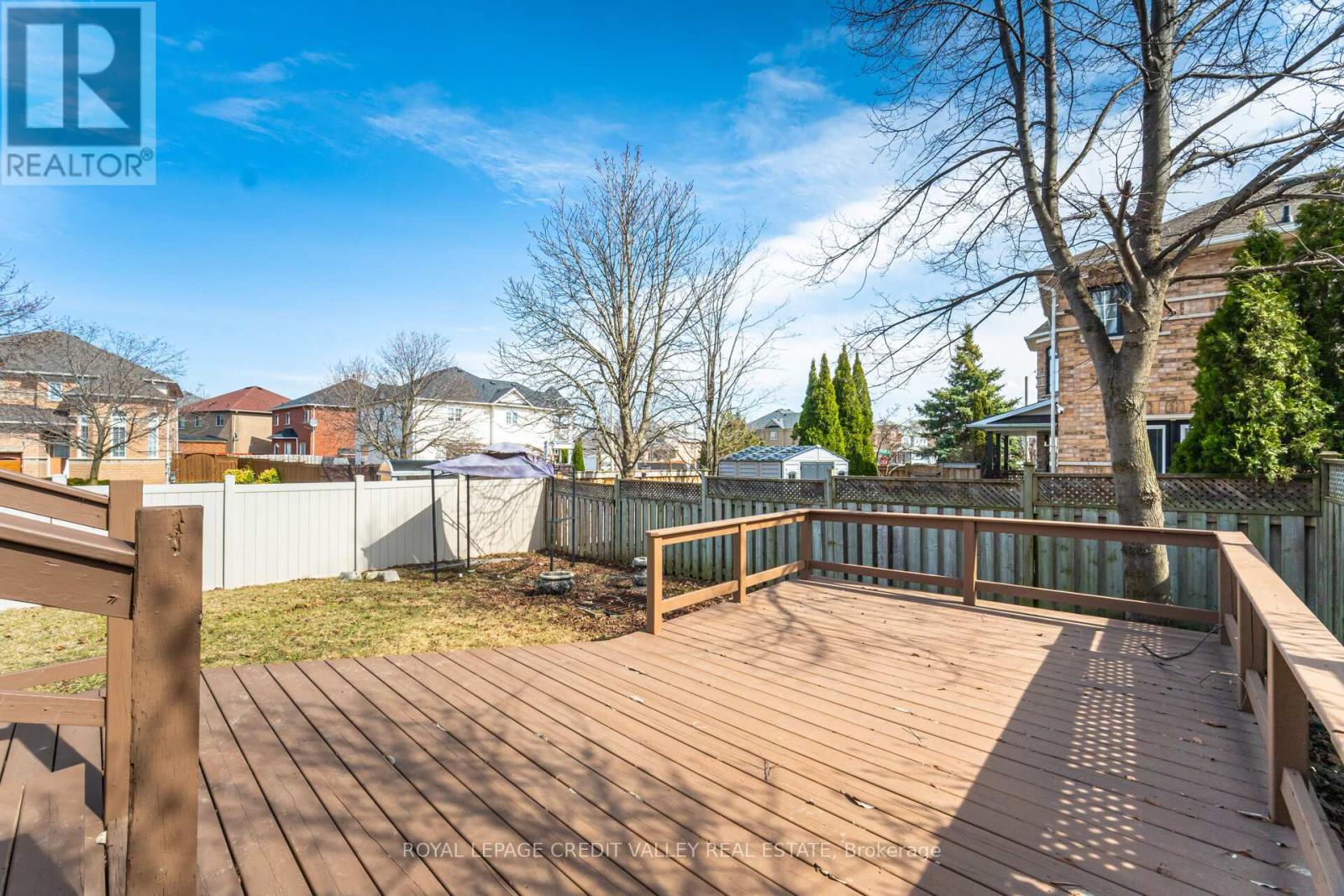 2 Bramoak Crescent, Brampton, Ontario  L7A 1T7 - Photo 49 - W12062687