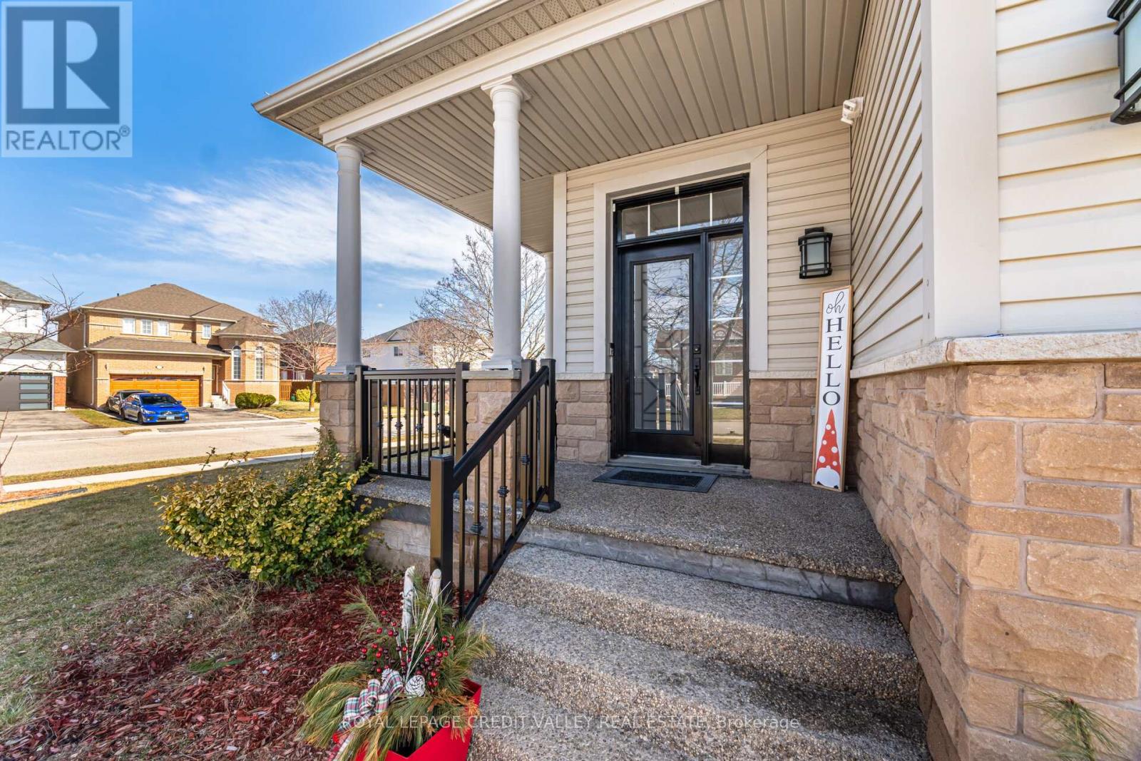 2 Bramoak Crescent, Brampton, Ontario  L7A 1T7 - Photo 6 - W12062687