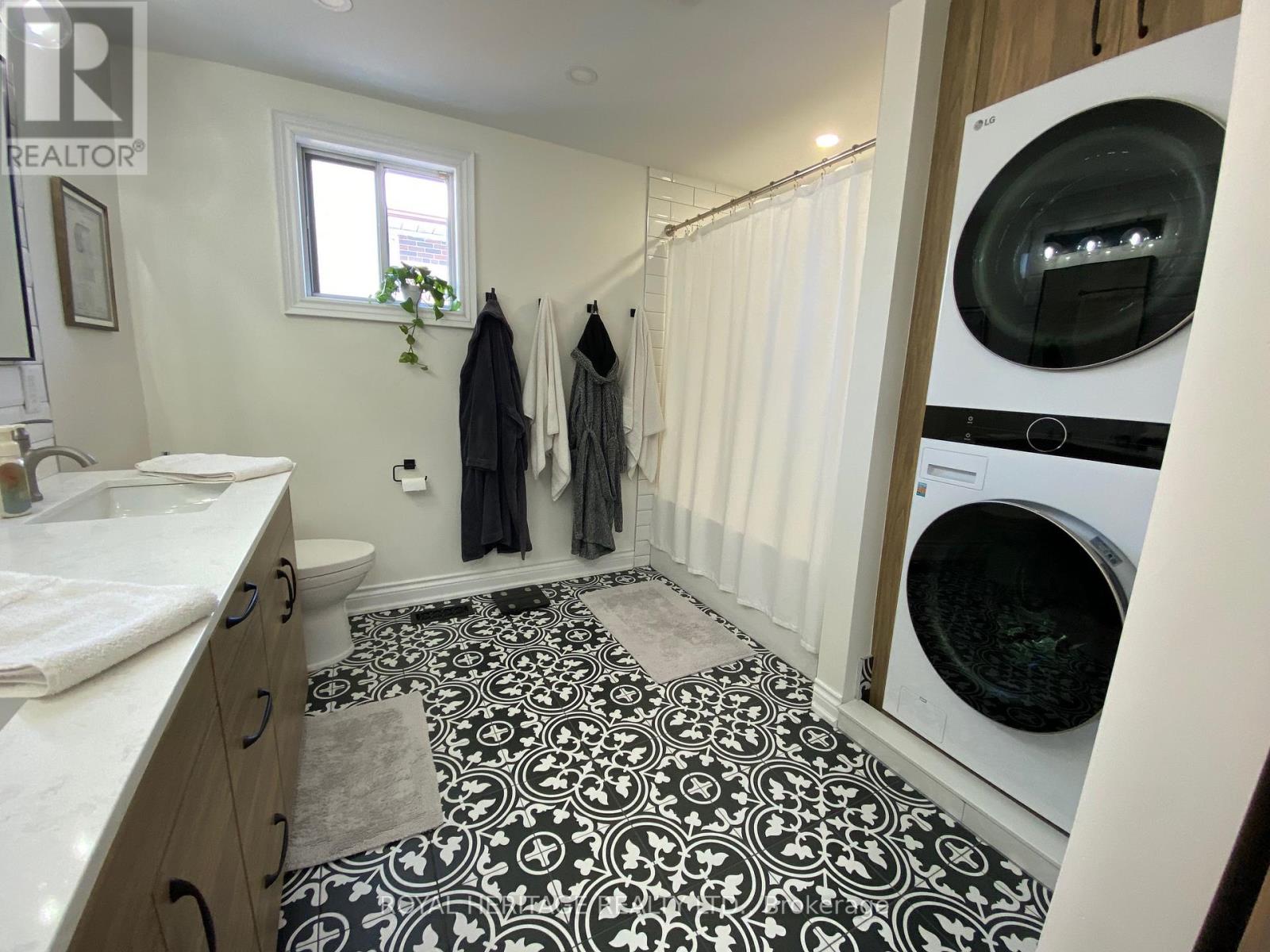 Main - 65 Wintergreen Road, Toronto (Downsview-Roding-Cfb), Ontario  M3M 2H9 - Photo 16 - W12062812