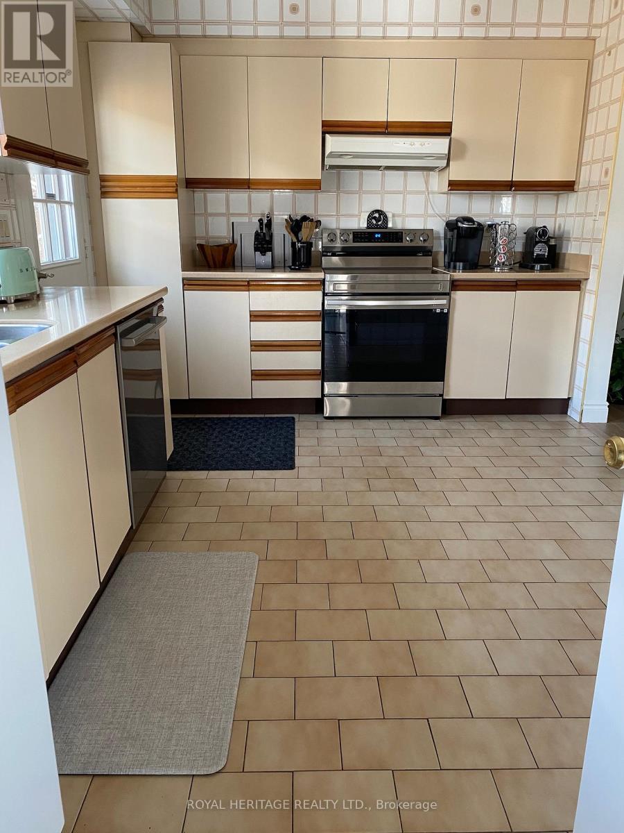 Main - 65 Wintergreen Road, Toronto (Downsview-Roding-Cfb), Ontario  M3M 2H9 - Photo 6 - W12062812