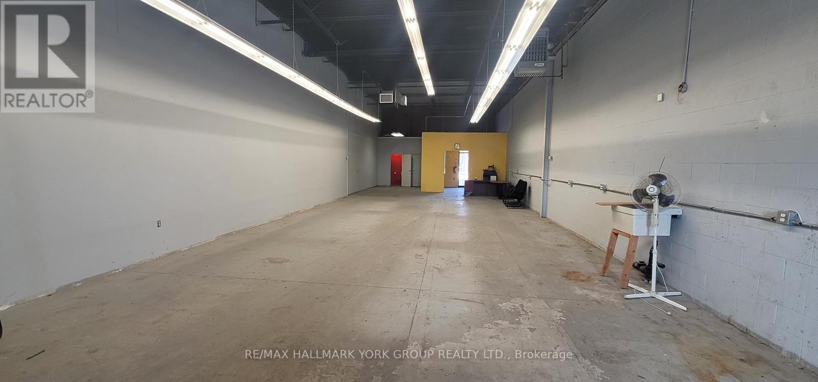 4 - 255 Industrial Parkway S, Aurora (Aurora Village), Ontario  L4G 3V5 - Photo 3 - N12034760