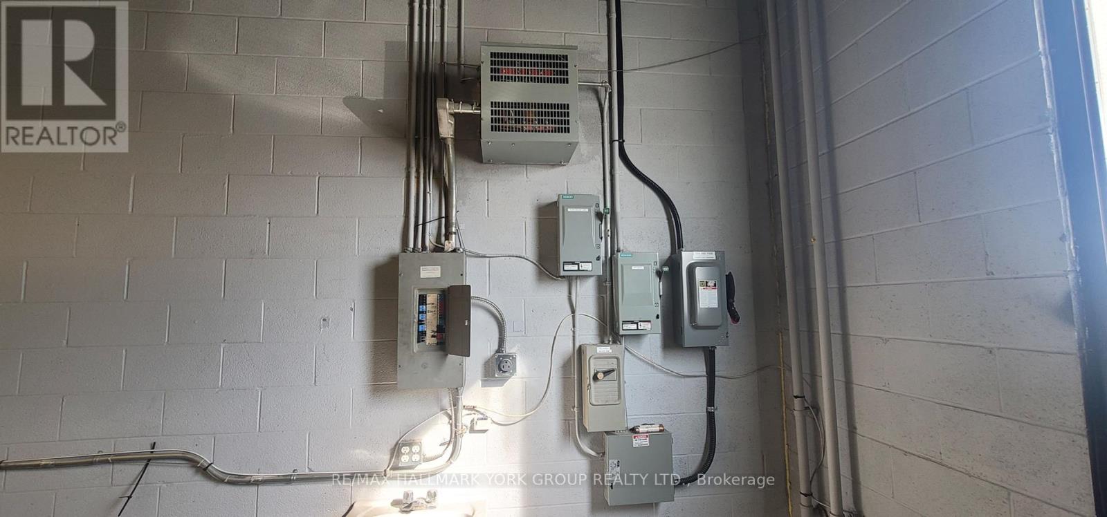 4 - 255 Industrial Parkway S, Aurora (Aurora Village), Ontario  L4G 3V5 - Photo 7 - N12034760