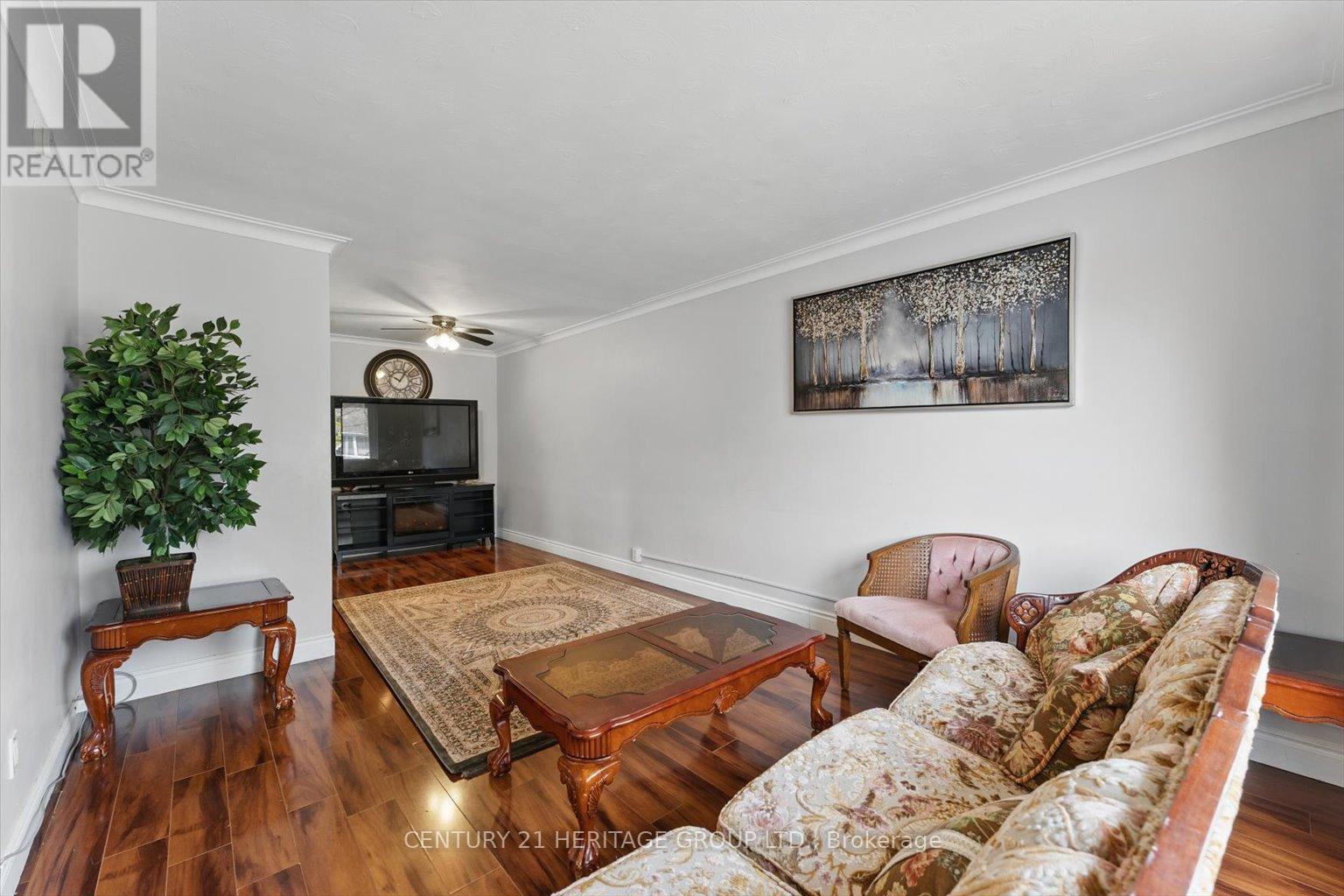 234 Penn Avenue, Newmarket, Ontario  L3Y 2S5 - Photo 6 - N12062777