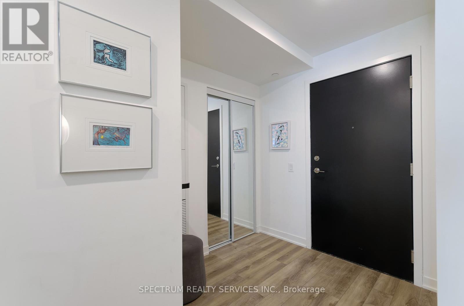 Property at 215 - 1808 ST. CLAIR AVENUE W image 2