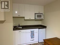 Lower - 3156 Bentley Drive, Mississauga, Ontario  L5M 6V8 - Photo 4 - W12062723