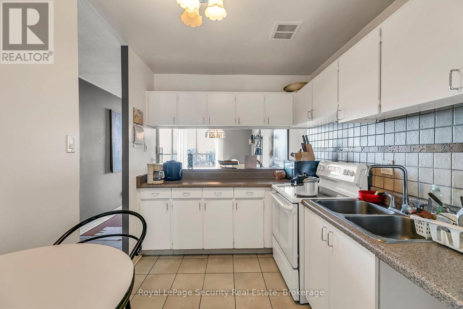 2413 - 10 Martha Eaton Way, Toronto, Ontario  M6M 5B3 - Photo 12 - W12062758