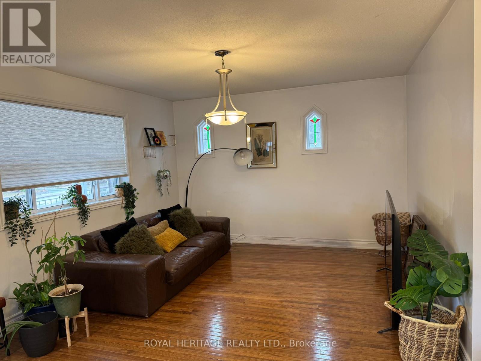 92 Foxwell Street, Toronto (Rockcliffe-Smythe), Ontario  M6N 1Z5 - Photo 11 - W12062762