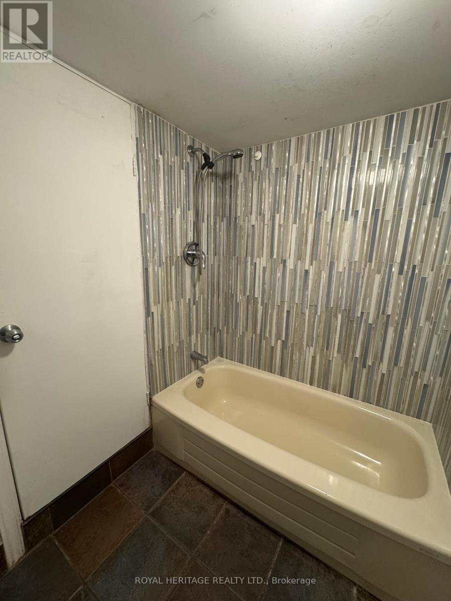 92 Foxwell Street, Toronto (Rockcliffe-Smythe), Ontario  M6N 1Z5 - Photo 23 - W12062762