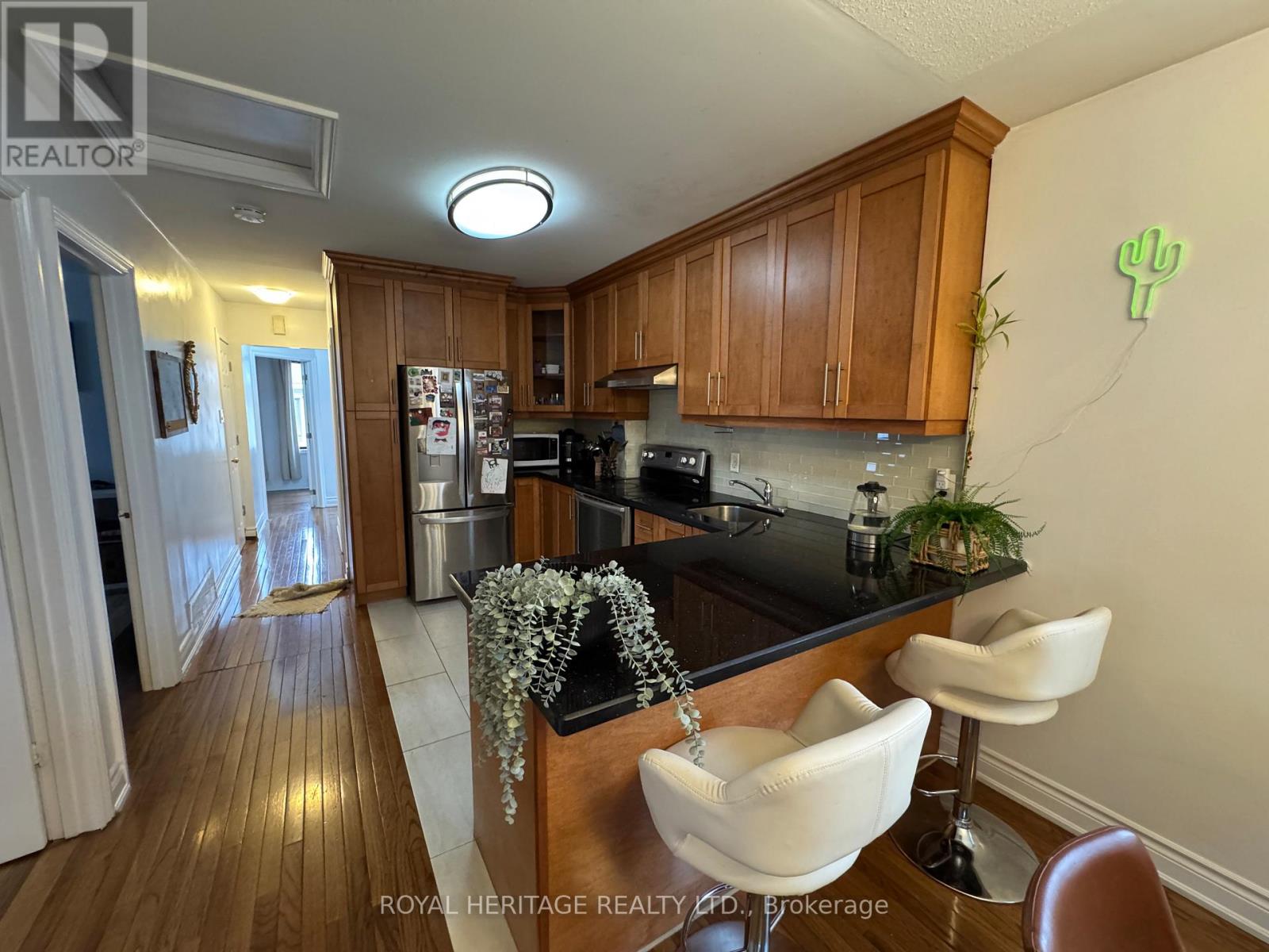 92 Foxwell Street, Toronto (Rockcliffe-Smythe), Ontario  M6N 1Z5 - Photo 3 - W12062762