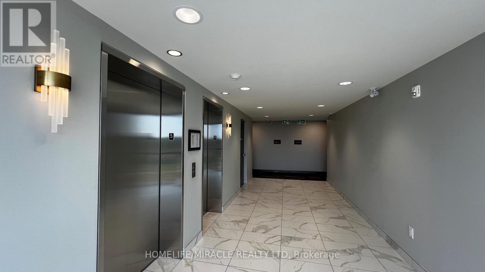 504 - 26 Lowes Road, Guelph, Ontario  N1G 0H4 - Photo 2 - X12062757