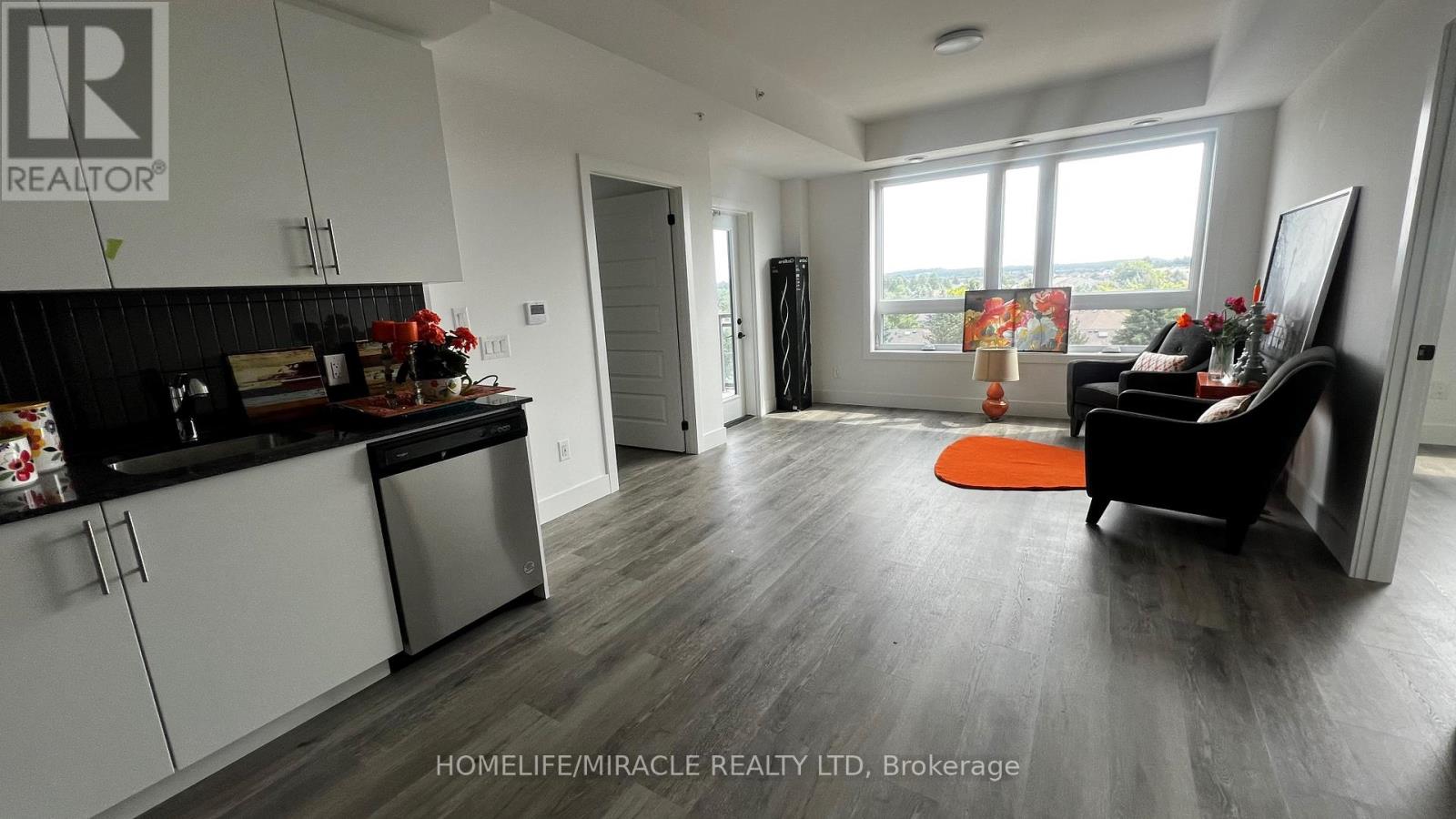 504 - 26 Lowes Road, Guelph, Ontario  N1G 0H4 - Photo 4 - X12062757