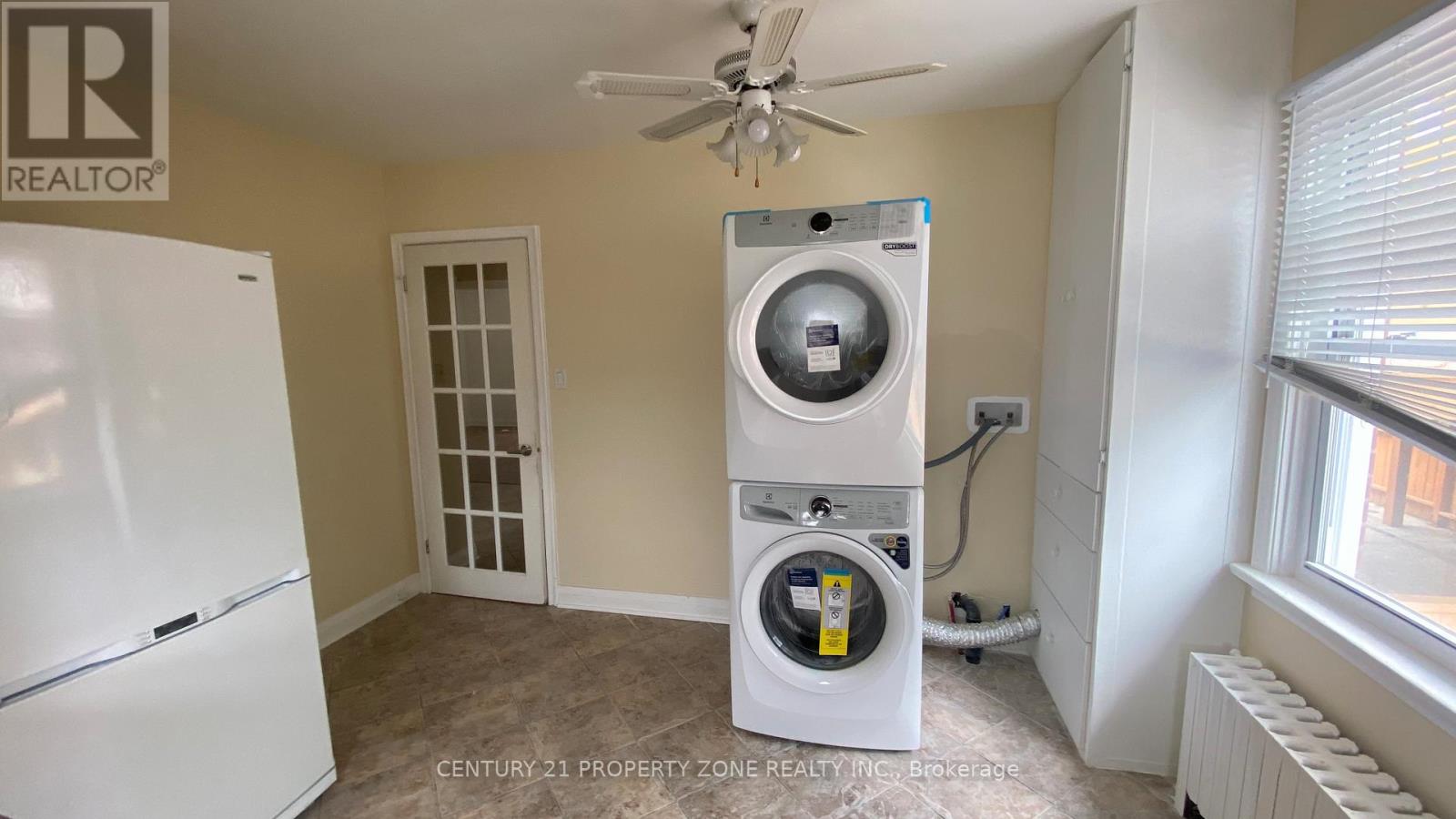 Upper - 9 Pinedale Avenue, St. Catharines, Ontario  L2R 1L2 - Photo 10 - X12062782