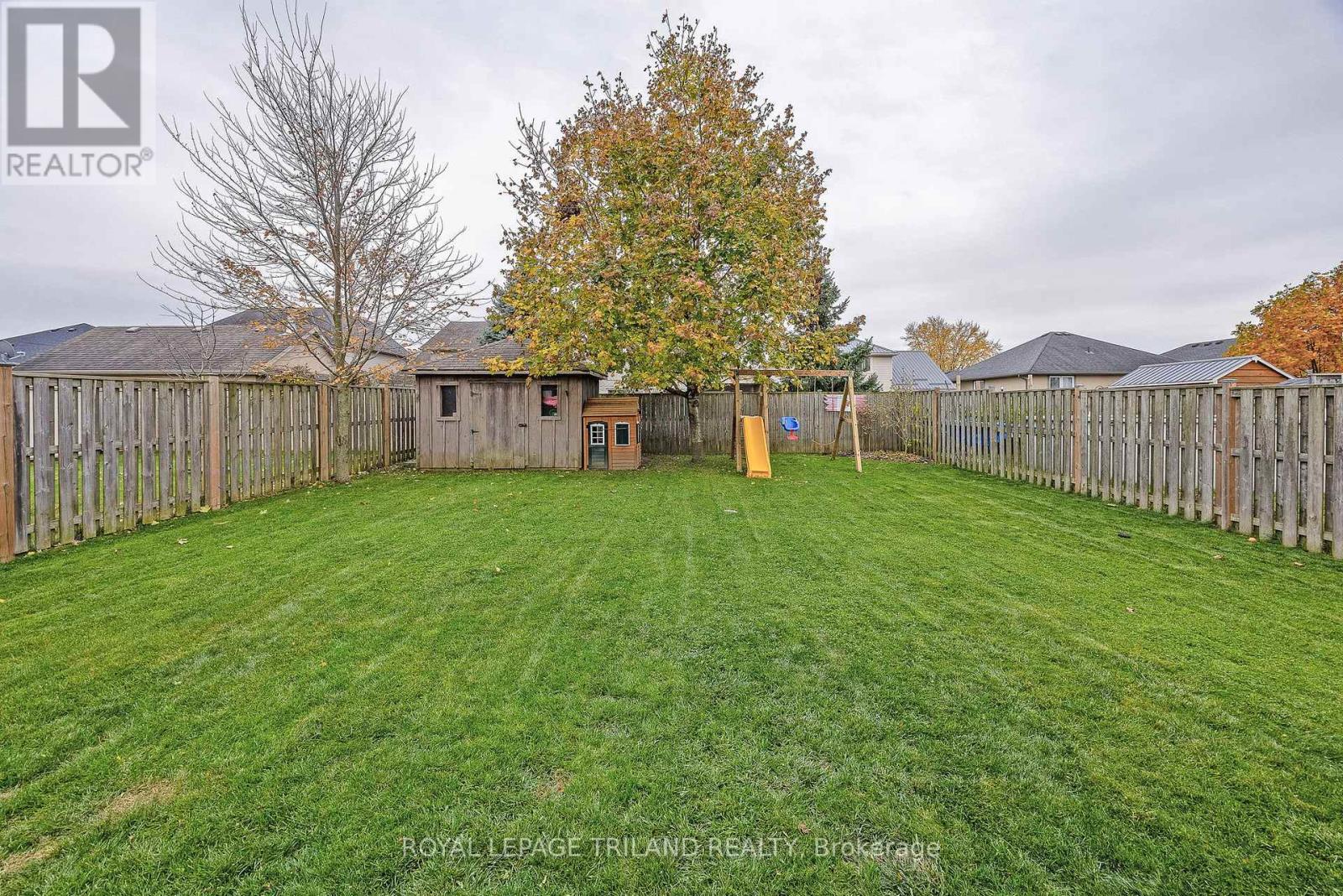 Photo 26 of 41 for 12 Redtail Court