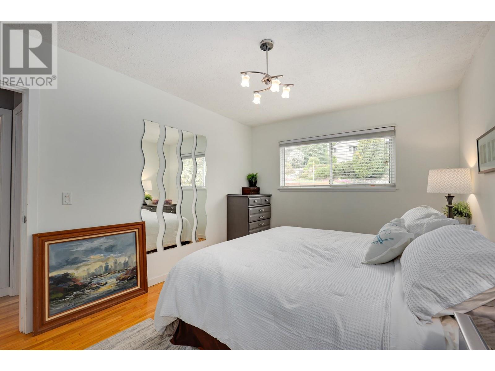 1263 Cloverley Street, North Vancouver, British Columbia  V7L 1N7 - Photo 14 - R2986245