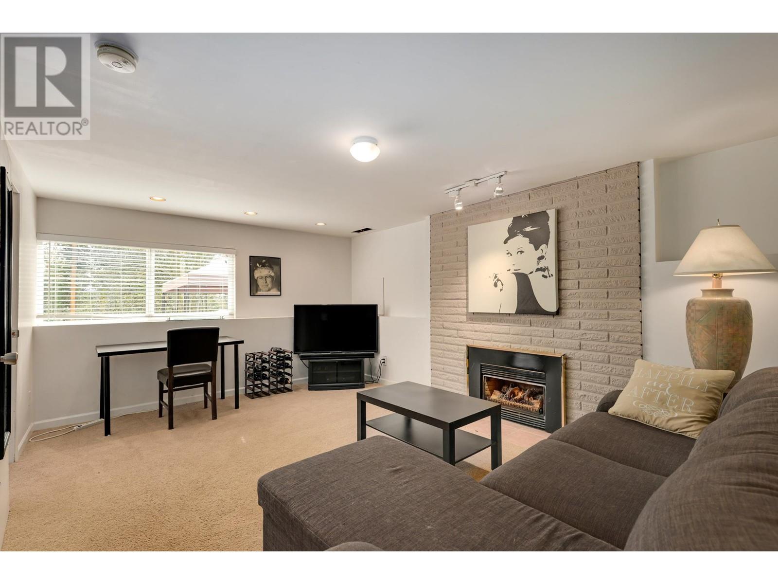 1263 Cloverley Street, North Vancouver, British Columbia  V7L 1N7 - Photo 18 - R2986245