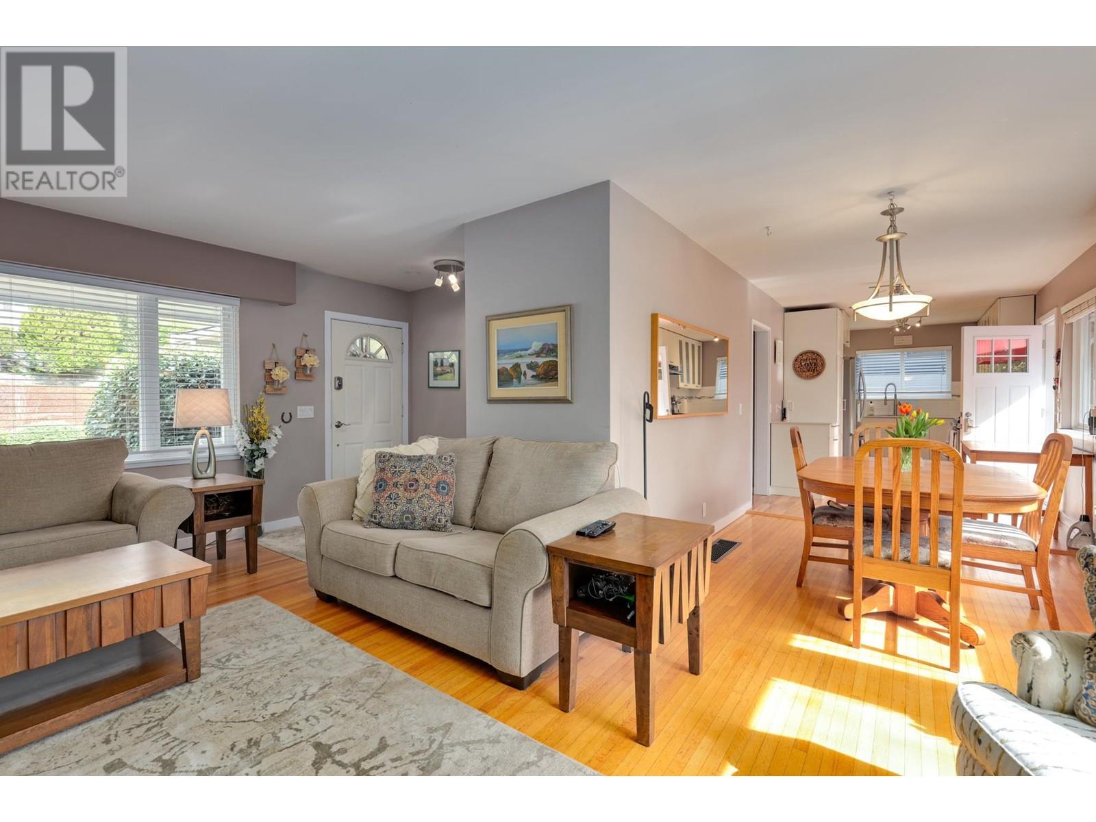 1263 Cloverley Street, North Vancouver, British Columbia  V7L 1N7 - Photo 5 - R2986245