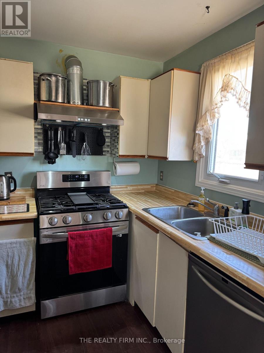 Photo 3 of 13 for 111 Ansondale Road