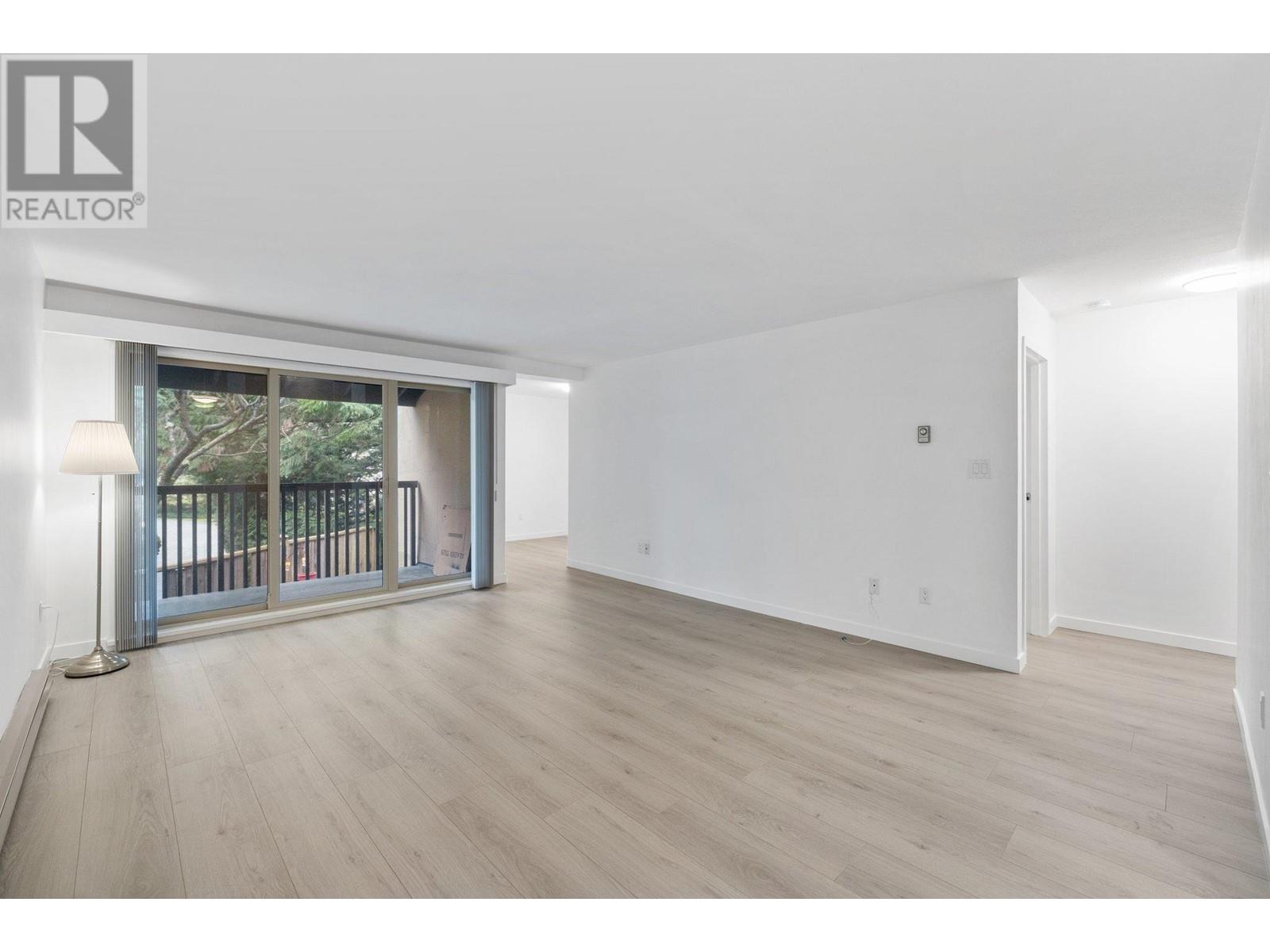 402 9857 Manchester Drive, Burnaby, British Columbia  V3N 4P5 - Photo 12 - R2984534