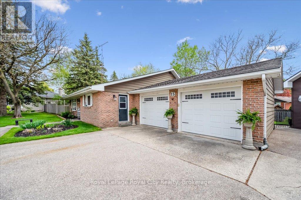 Property at 15 WELLINGTON DRIVE image 4